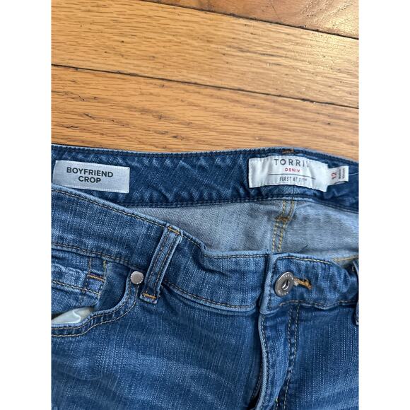 Torrid Boyfriend Crop Jeans Women’s Size 12 Distressed Medium Wash Rolled Hem - Picture 2 of 5